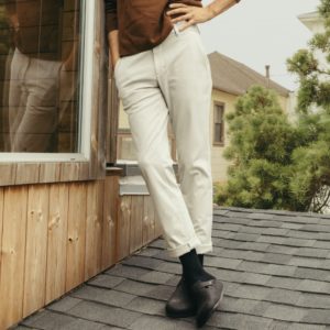 everlane pleated chino