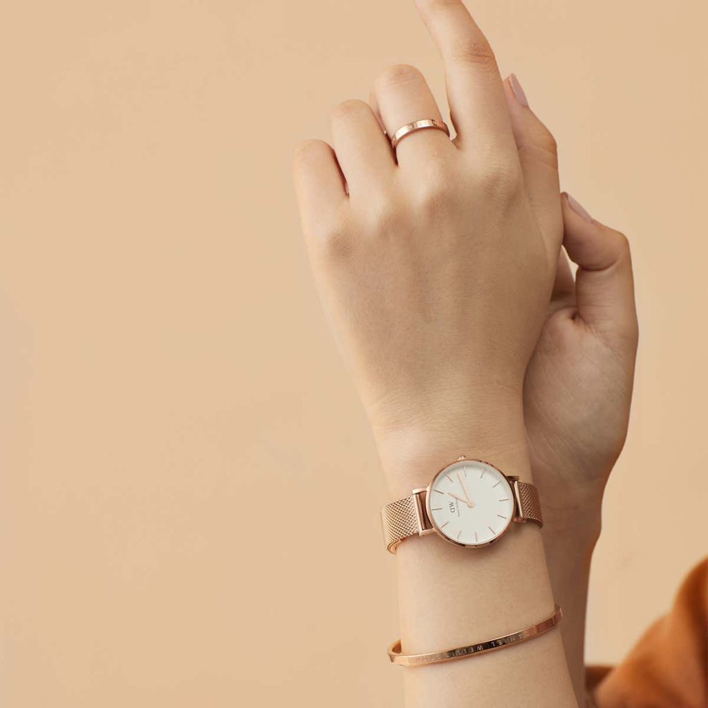 fysisk lærebog favor Daniel Wellington Watch Review - Must Read This Before Buying