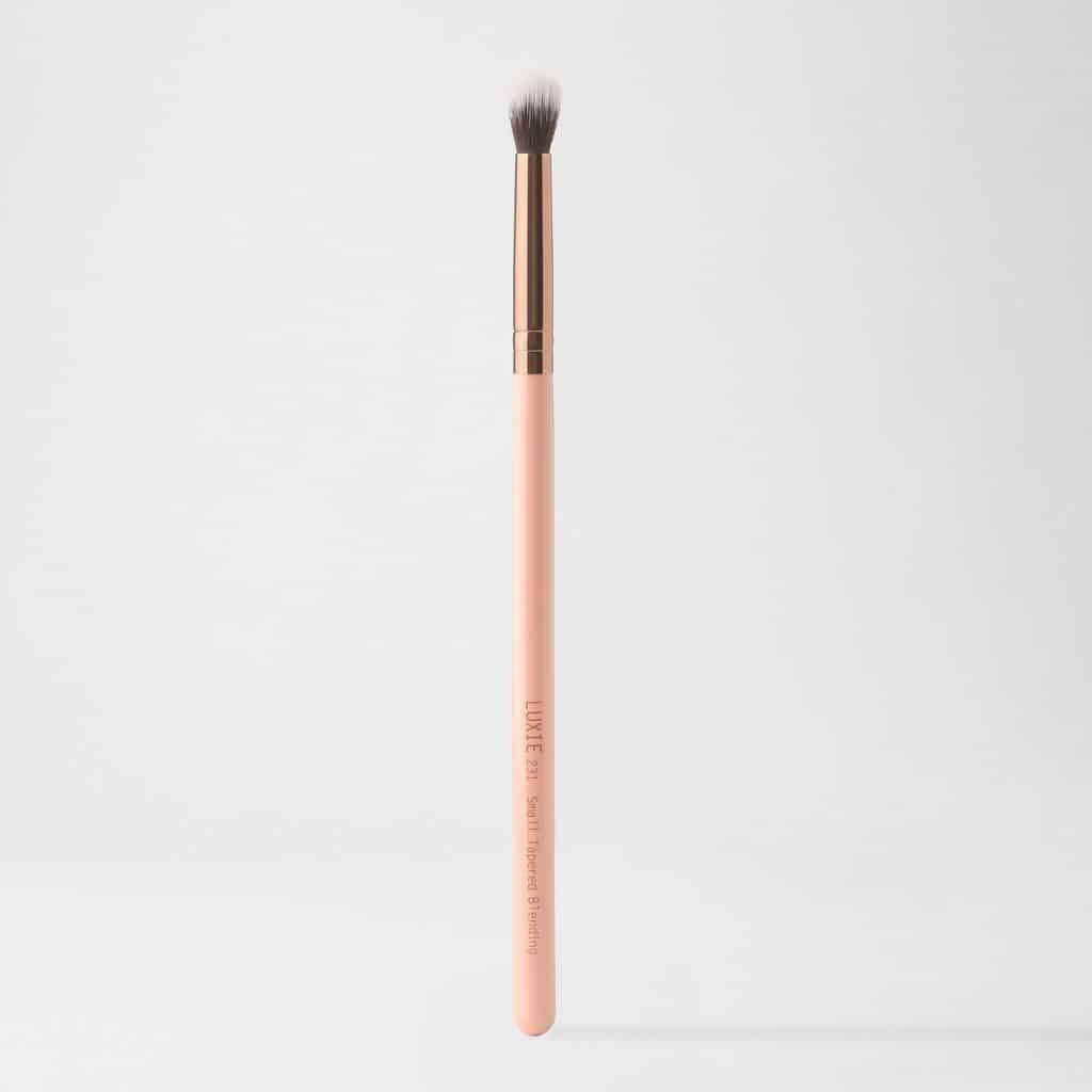 Luxie 231 Small Tapered Blending Brush Review