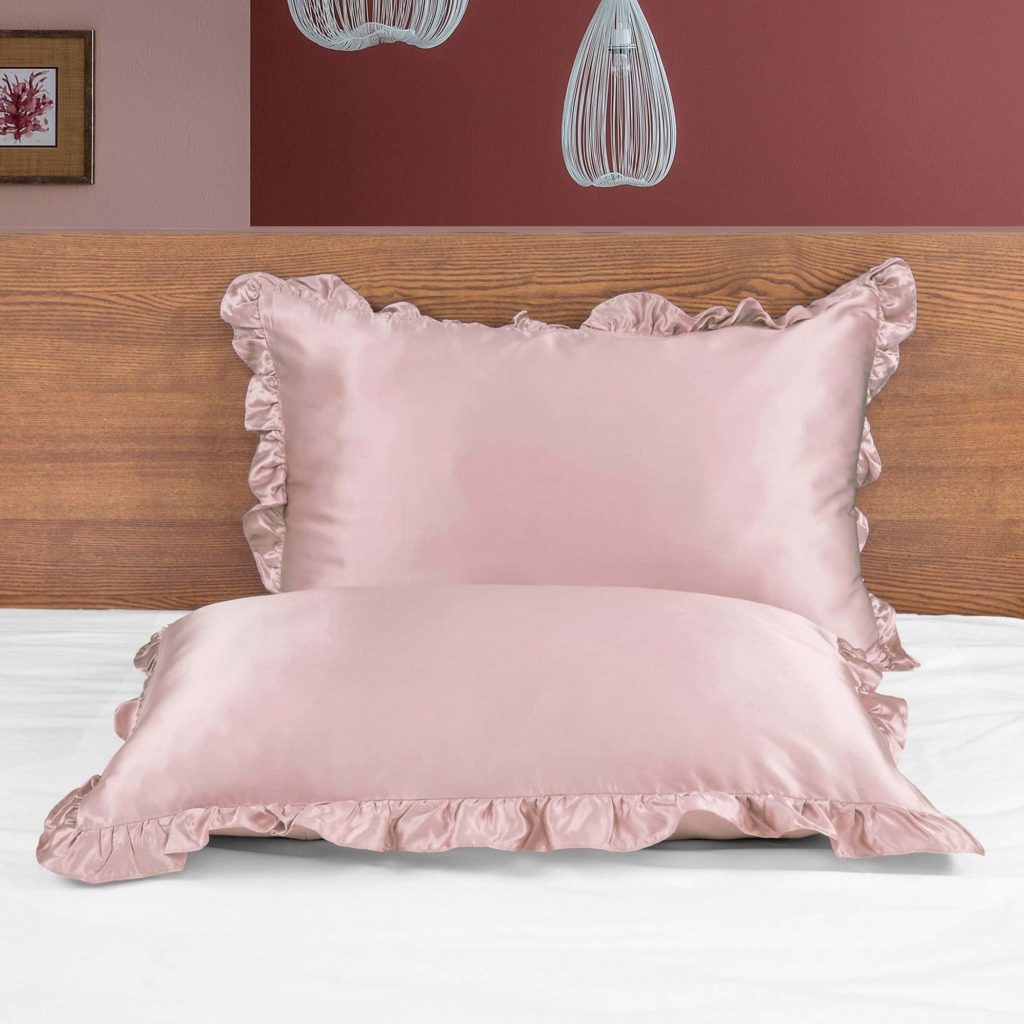 LilySilk 19 Momme Silk Pillowcase With Ruffle Trim with Hidden Zipper Review