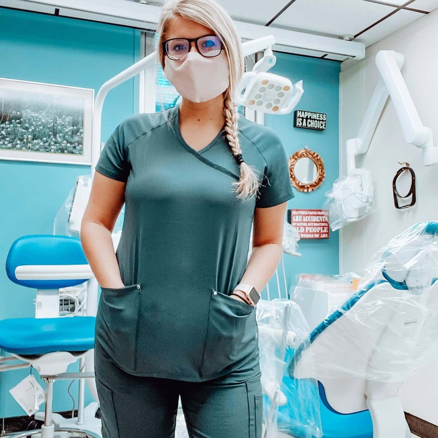 Uniform Advantage Scrubs Review Must Read This Before Buying