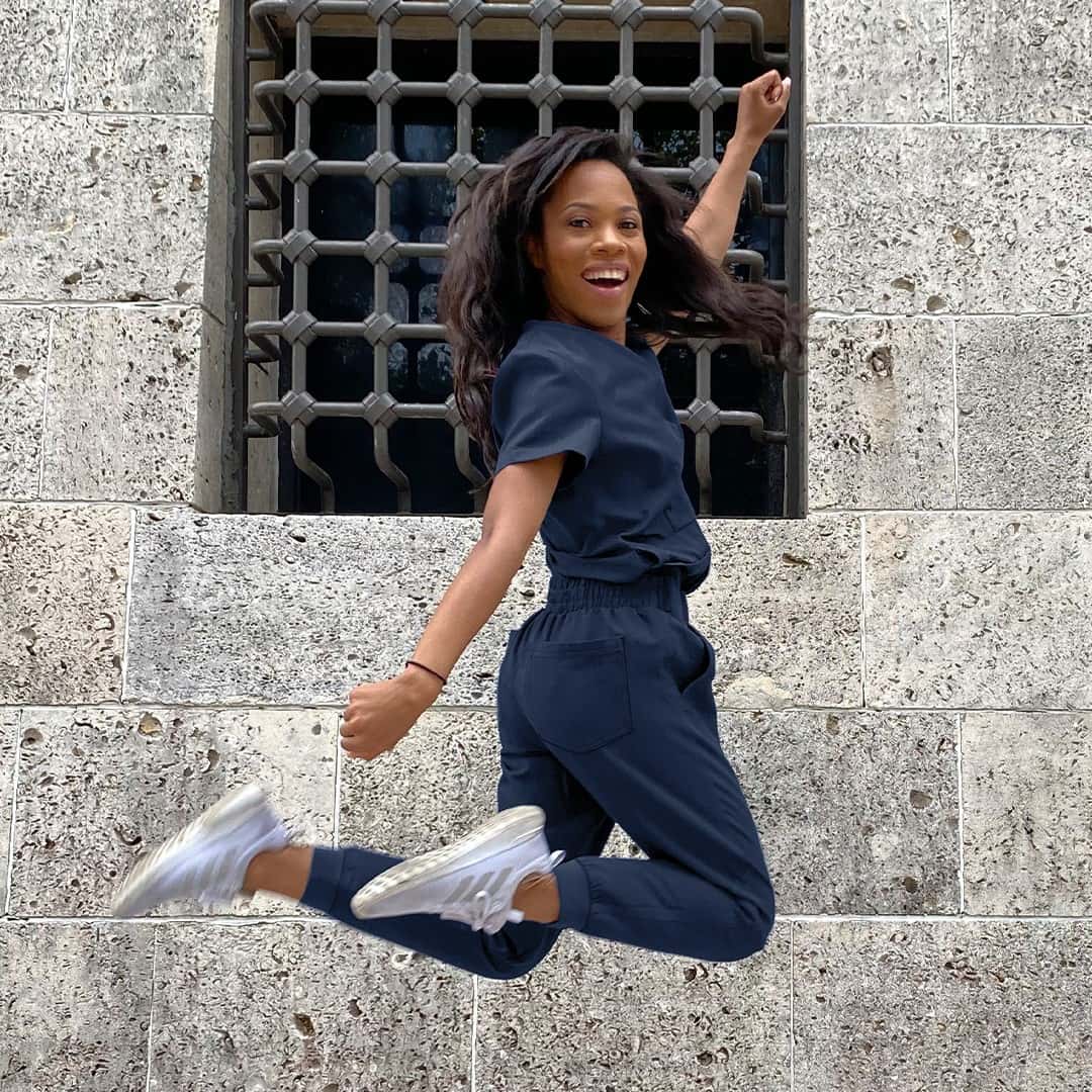 Uniform Advantage Scrubs Review Must Read This Before Buying