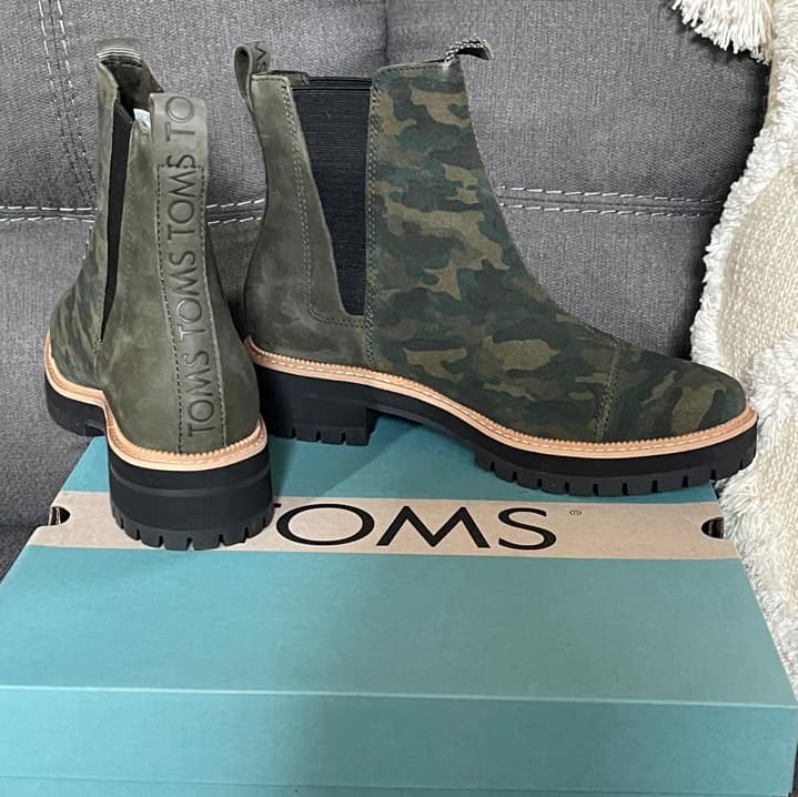 Toms Shoes Review