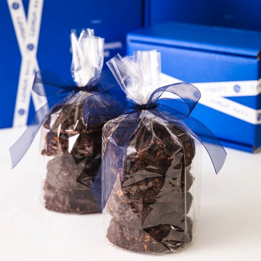 Levain Bakery Dark Chocolate Peanut Butter Chip Cookie Gift Boxes Review