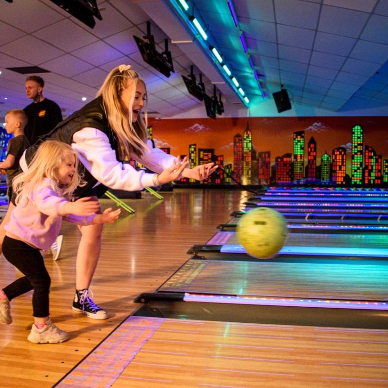 20 Best Bowling Balls Must Read This Before Buying