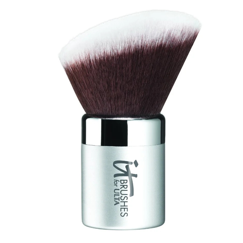 IT Cosmetics Airbrush Blurring Kabuki Brush Review