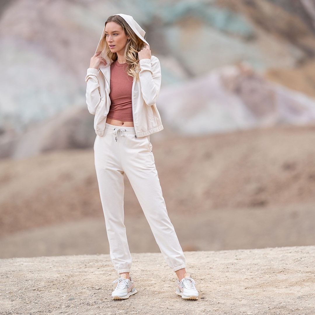 vuori joggers review