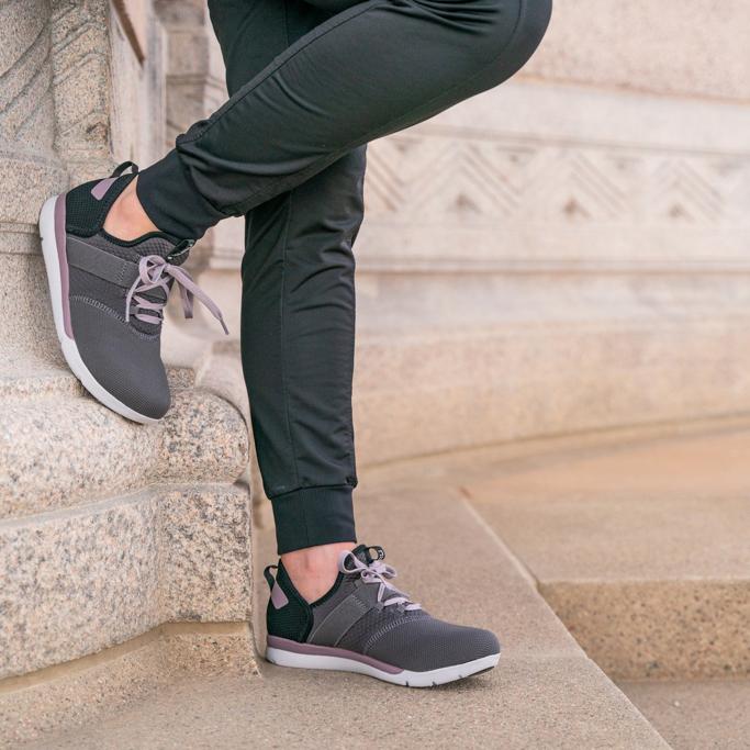 Kuru vs Orthofeet Review
