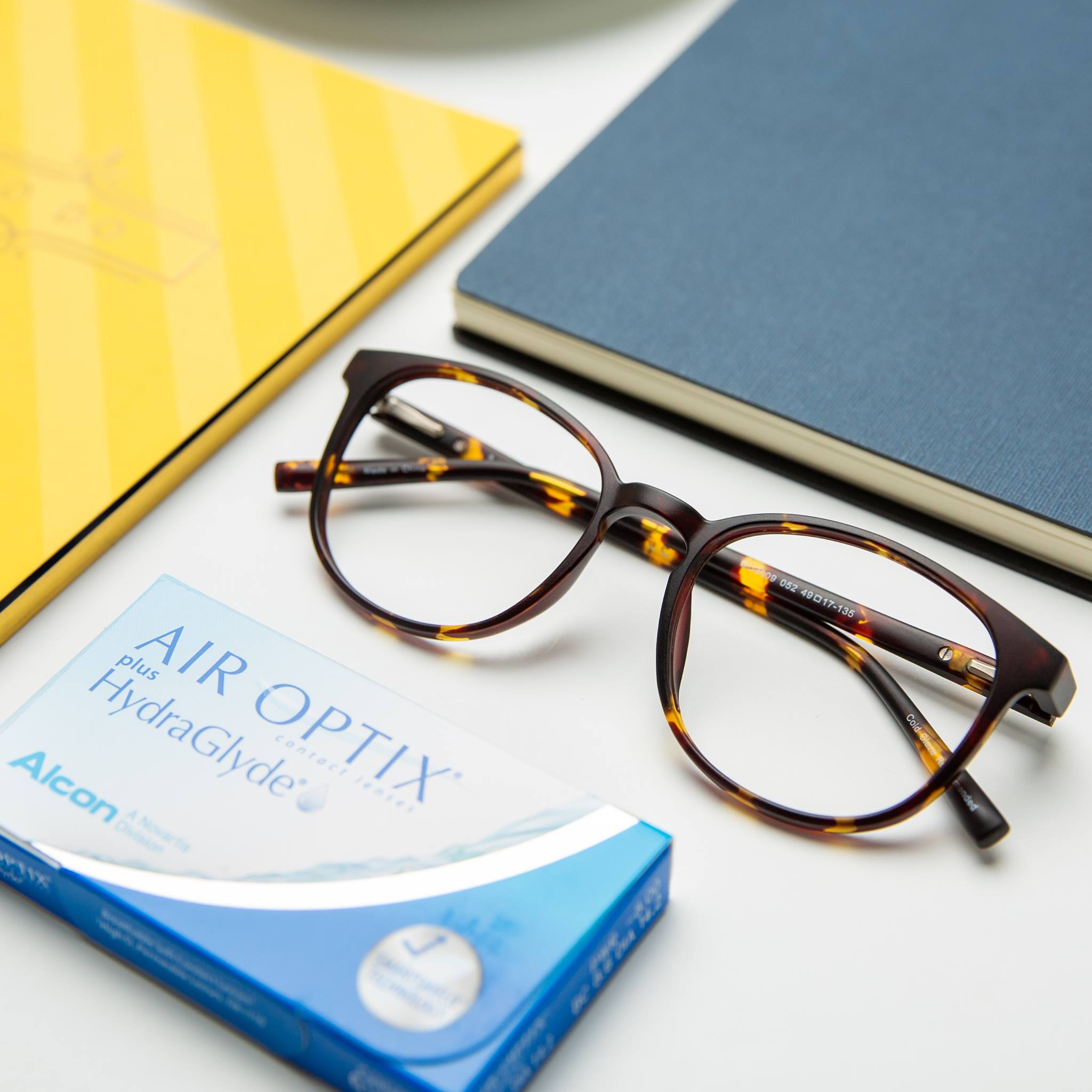 8 Best Contact Lenses Brands Must Read This Before Buying