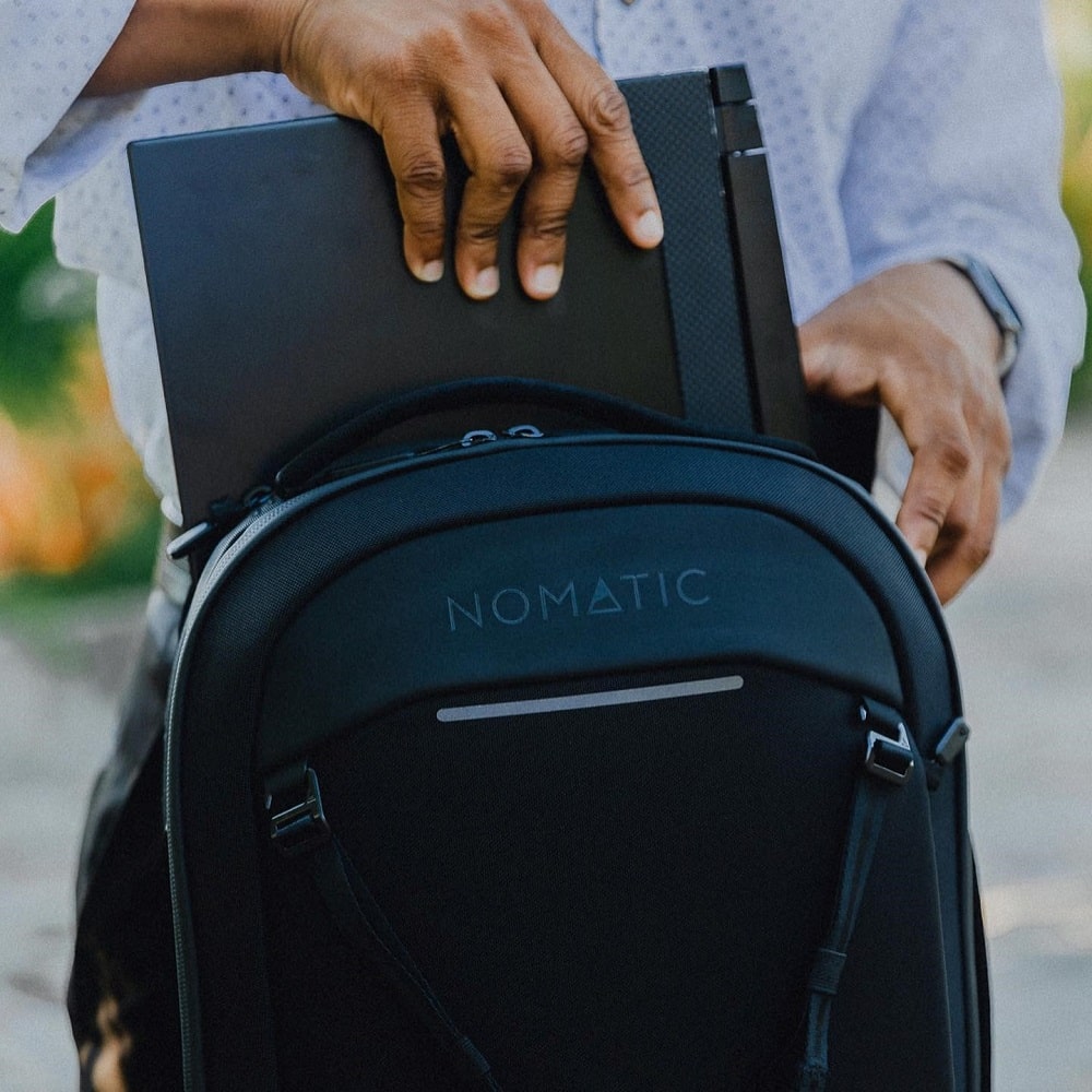 Nomatic Luggage Review