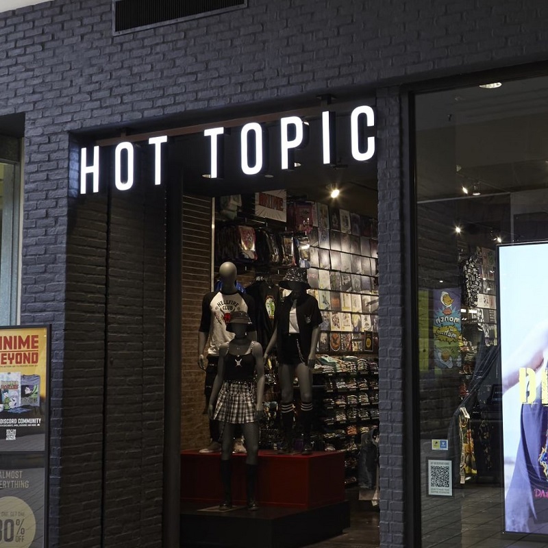 Top 10 Alternative Stores Similar to Hot Topic