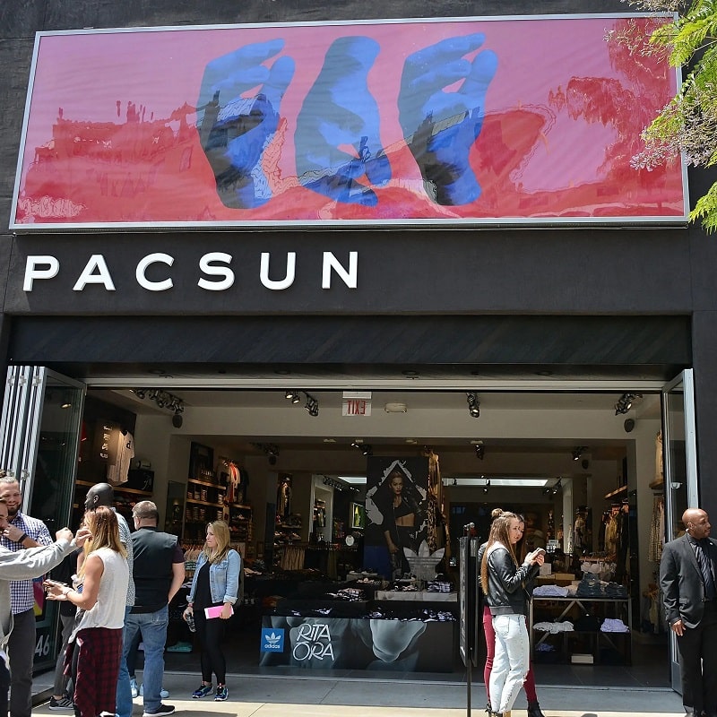 Top 10 Alternative Stores Similar to Hot Topic 10 Top 10 Alternative Stores Similar to Hot Topic