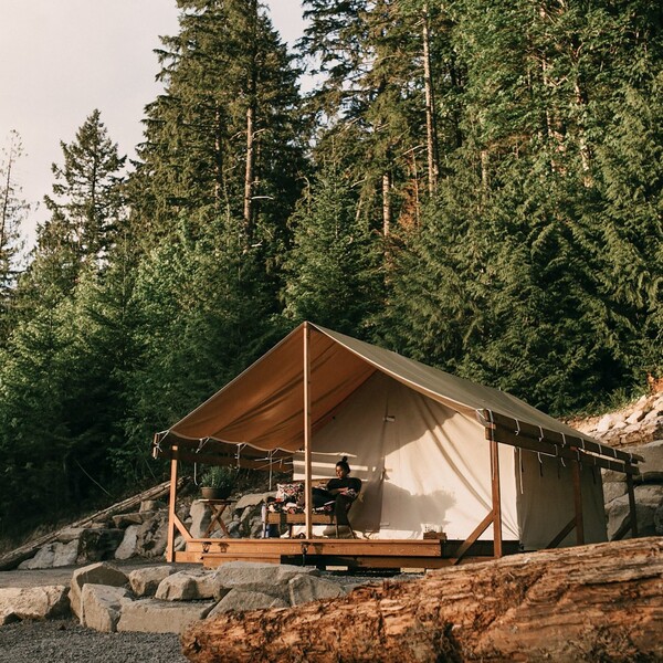 6 Stores Like REI for Outdoor Enthusiasts 10 Stores Like REI