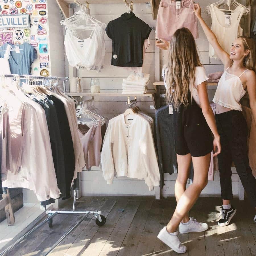 Stores Like Brandy Melville: Top Picks for Trendy Teen Fashion 11 Stores Like Brandy Melville: Top Picks for Trendy Teen Fashion