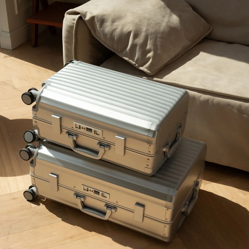 MVST Select Space Aluminum Suitcase Review