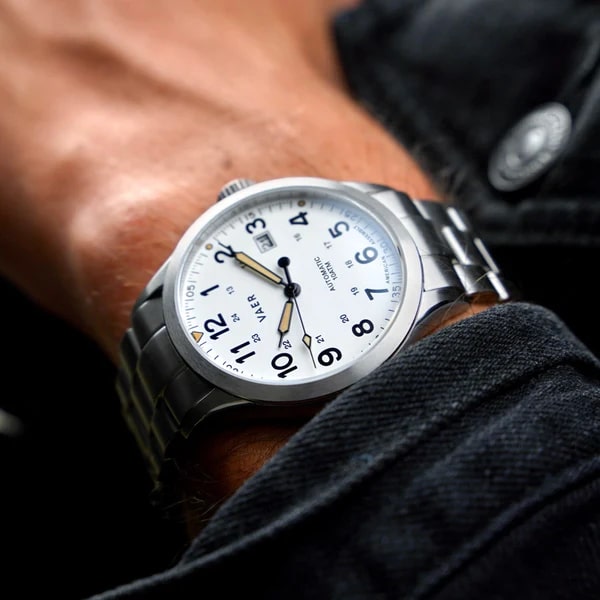 10 Best Watches Under $1,000