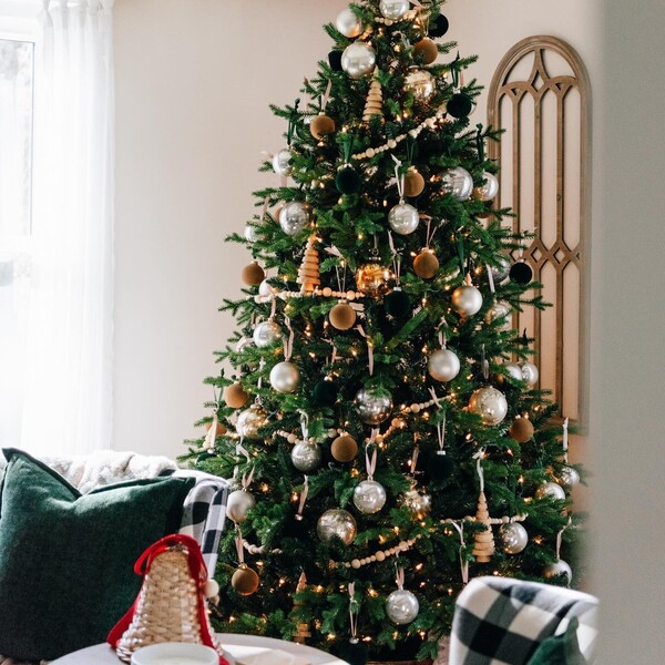 King of Christmas Review