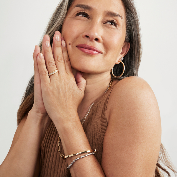 Dressing Up for Holiday Parties: Jewelry That Elevates Your Look 7 Dressing Up for Holiday Parties