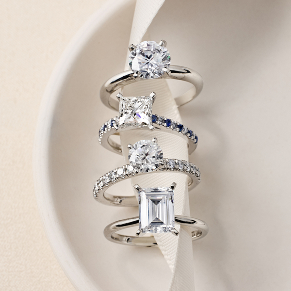 How to Choose the Perfect Engagement Ring in 2025 6 How to Choose the Perfect Engagement Ring for a Holiday Proposal