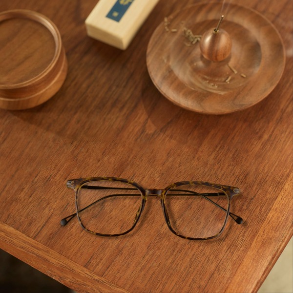 Pair Eyewear vs. Zenni Optical: Which One Will Make You Say "WOW"? 8 Pair Eyewear vs. Zenni Optical