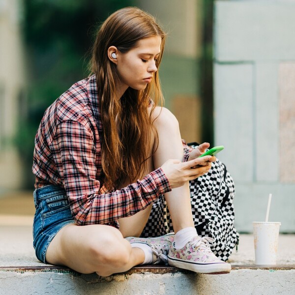 Groovz Audio vs JBL Wireless Earbuds and Headphones: Which Wireless Brand Gets It Right for Daily Use?