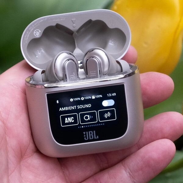 Groovz Audio vs JBL Wireless Earbuds and Headphones: Which Wireless Brand Gets It Right for Daily Use?