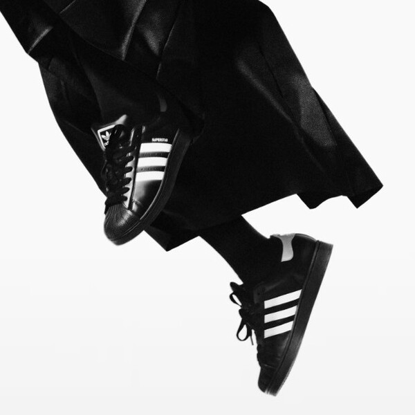 adidas Superstar vs Samba: How to Choose Between Two Icons?