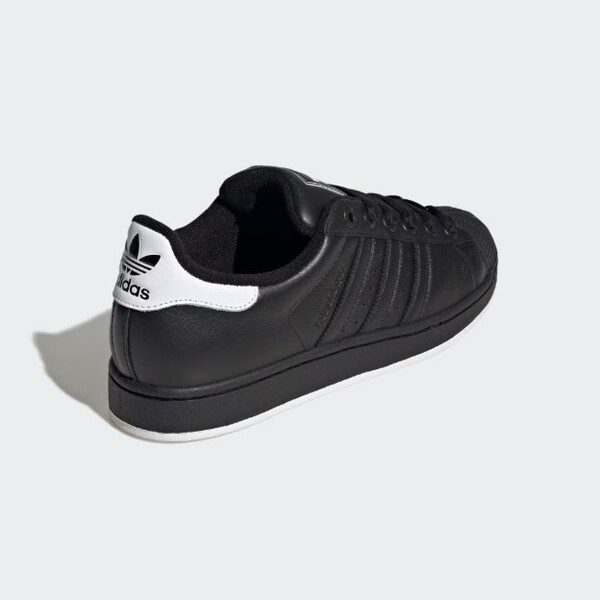 Adidas Superstar vs Samba: How to Choose Between Two Icons?