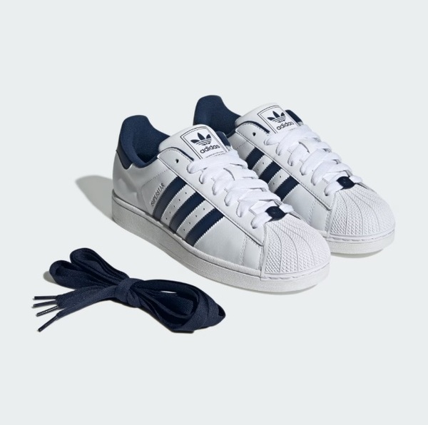 Adidas Superstar vs Samba: How to Choose Between Two Icons?