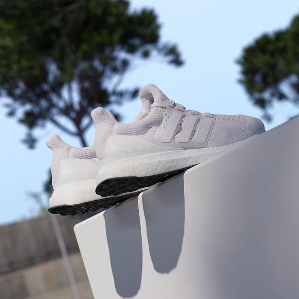 adidas Ultraboost vs. ASICS NOVABLAST: The Marathon Cushion Battle Everyone Talks About 19 adidas Ultraboost vs. ASICS NOVABLAST: The Marathon Cushion Battle Everyone Talks About