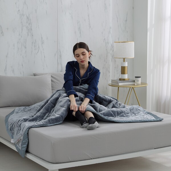 PP Persephone Graphene Silk Dreamweaver Comforter vs Cozy Earth Silk Comforter