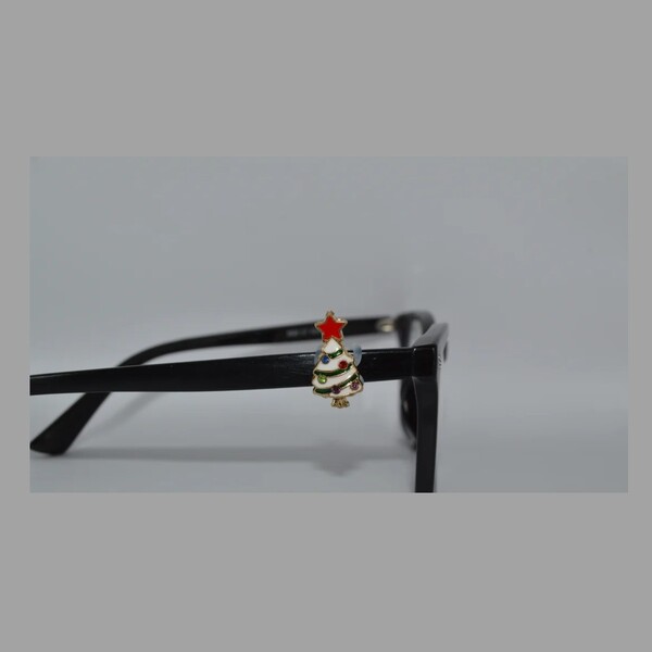 10 Best Holiday Glasses Decorations for Kids and Adults to Brighten Your Festive Celebrations