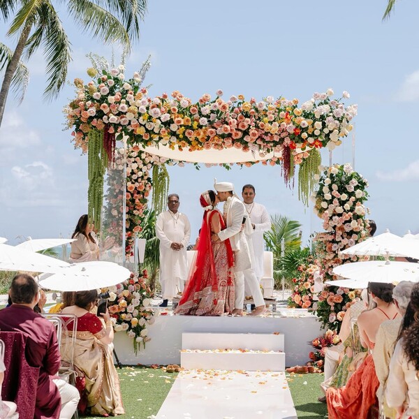 10 Best Wedding Planning Websites Every Couple Should Know