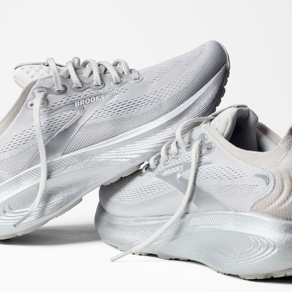 Brooks vs Asics: Which Running Brand Deserves Your Miles?