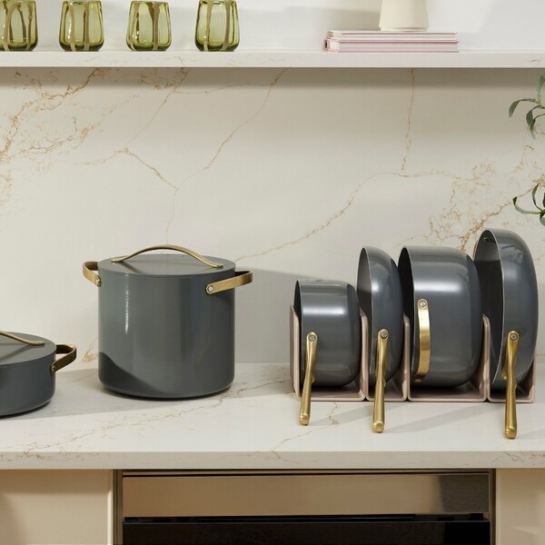 Caraway vs Hexclad: Which One’s Worth Bringing Home?