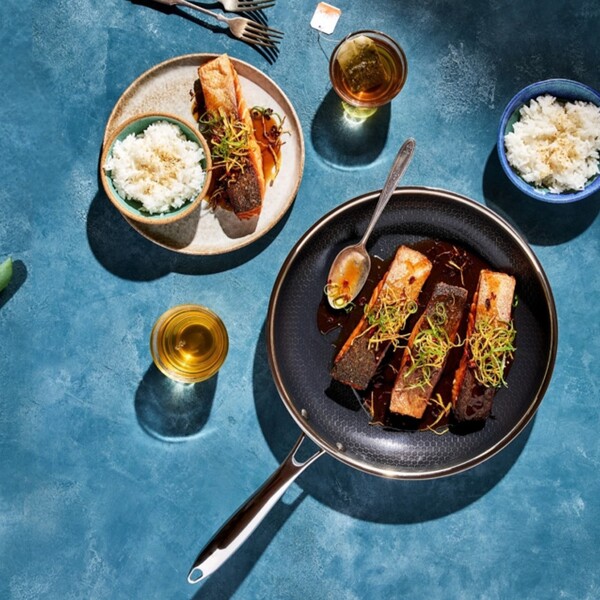 Caraway vs Hexclad: Which One’s Worth Bringing Home?