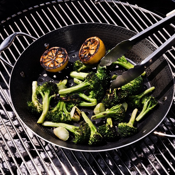 Caraway vs Hexclad: Which One’s Worth Bringing Home?