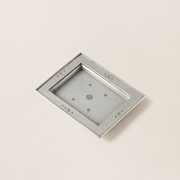Holiday Gifts That Make Any Home Feel Luxurious for Festive Elegance and Comfort