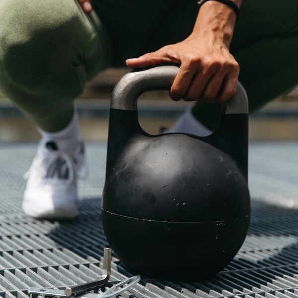 LES MILLS vs Kettlebell Kings: Who Builds the Smarter Home Gym Setup
