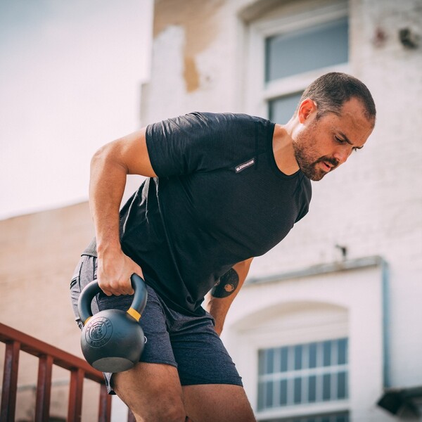 LES MILLS vs Kettlebell Kings: Who Builds the Smarter Home Gym Setup