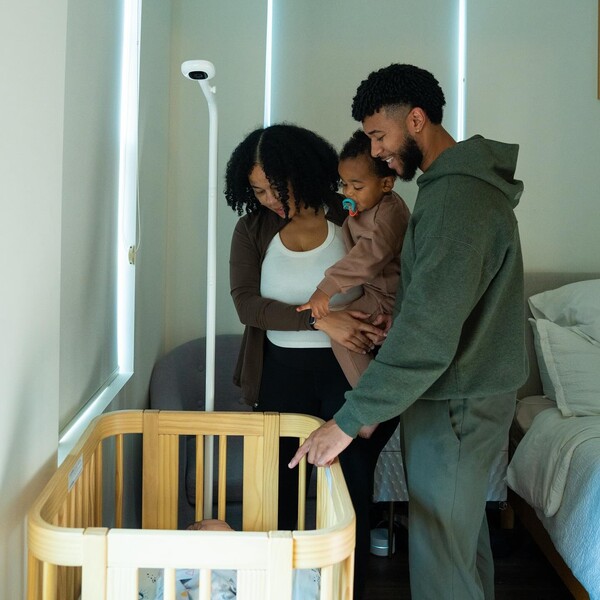 Nanit vs Owlet: Which Baby Monitor Fits Real Parenting Needs? 