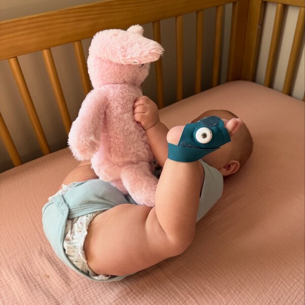 Nanit vs Owlet: Which Baby Monitor Fits Real Parenting Needs? 