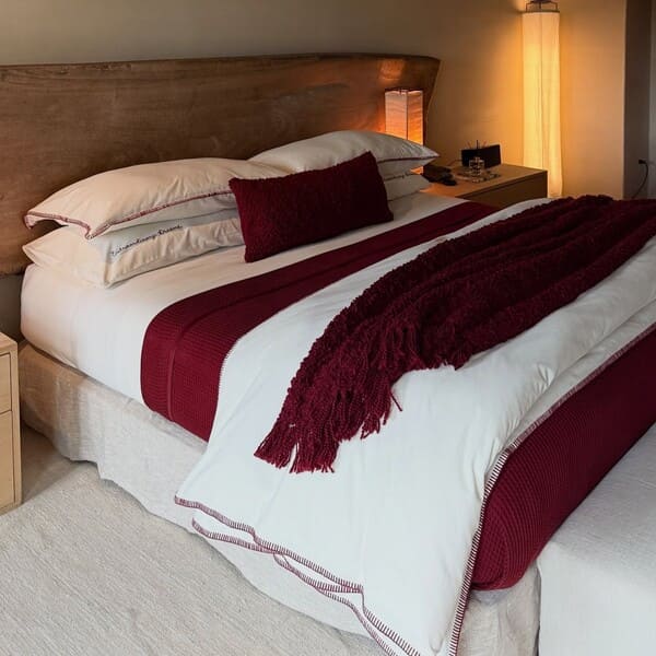 Peacock Alley vs Boll & Branch: Which Luxury Bedding Brand Comes Out on Top?