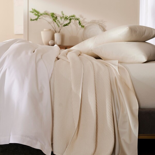 Peacock Alley vs Boll & Branch: Which Luxury Bedding Brand Comes Out on Top?