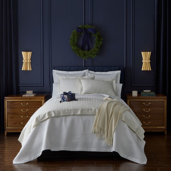 Peacock Alley vs Boll & Branch: Which Luxury Bedding Brand Comes Out on Top?