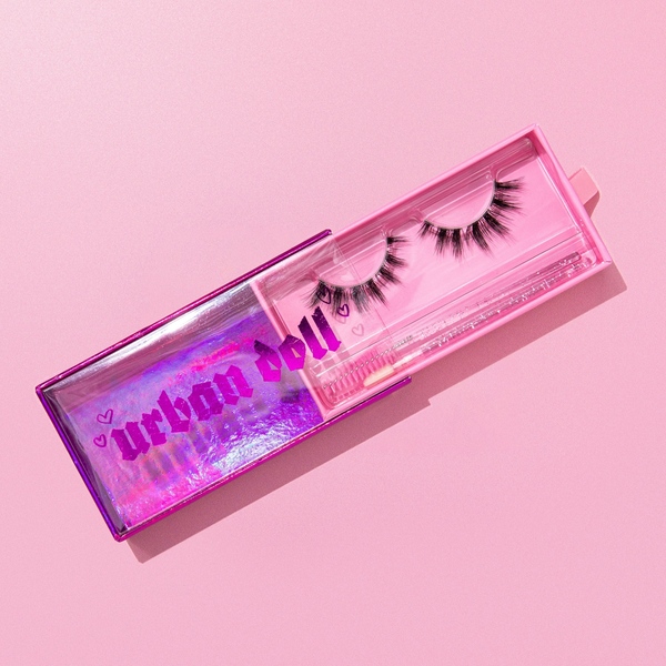 The Best DIY Lash Extensions for a Natural Look Without a Salon Trip
