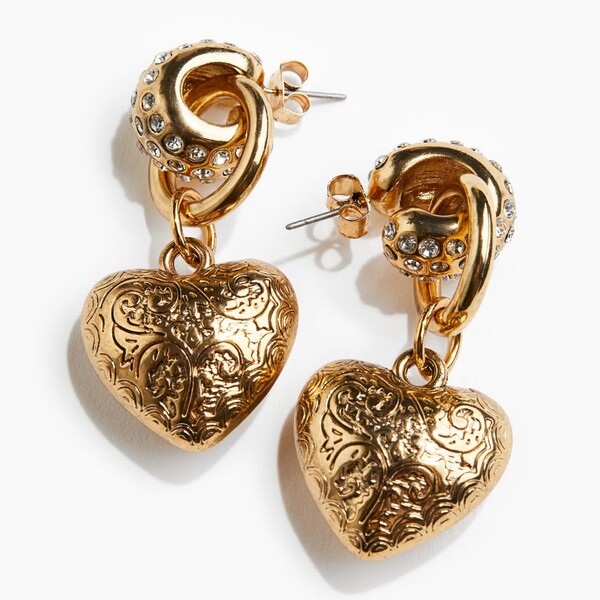 10 Cute and Fun Fashion Accessories for Your Wardrobe: Stylish Picks to Elevate Everyday Outfits