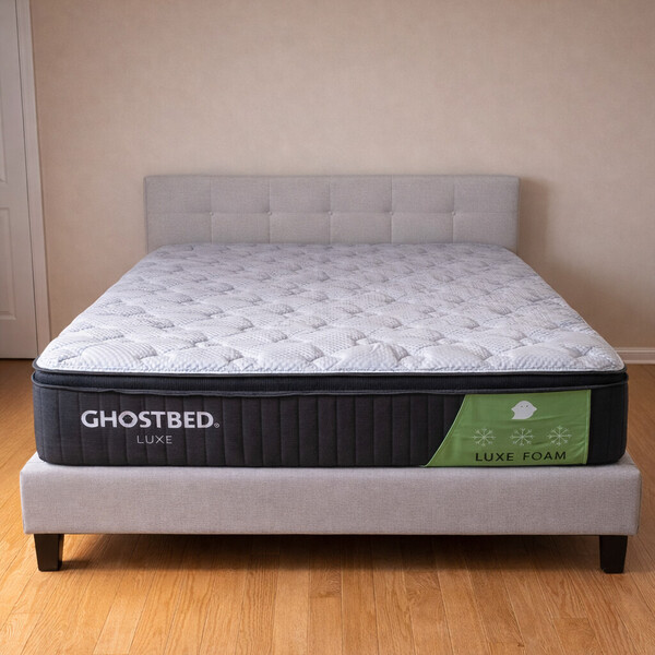 GhostBed Luxe Foam Review: From Unboxing To Waking Up On It