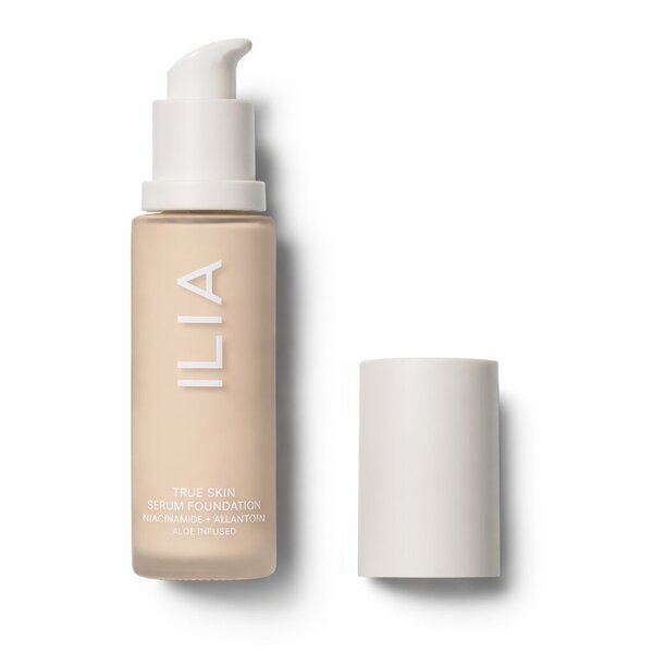 10 Best Makeup for Aging Skin: Moisturizing Formulas That Won’t Settle Into Fine Lines 2 10 Best Makeup for Aging Skin