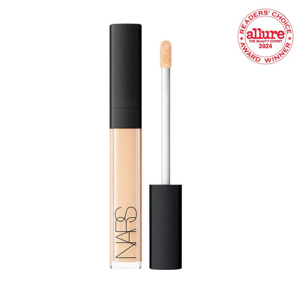 10 Best Makeup for Aging Skin: Moisturizing Formulas That Won’t Settle Into Fine Lines 7 10 Best Makeup for Aging Skin